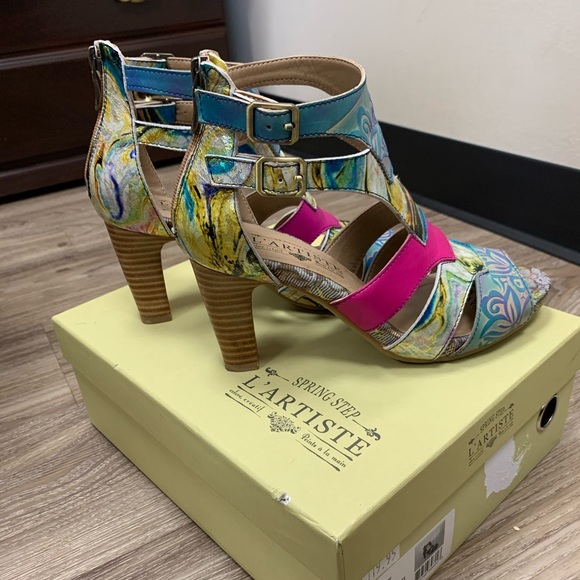 Colorful and Sexy heels with buckle detail - Picture 3 of 4